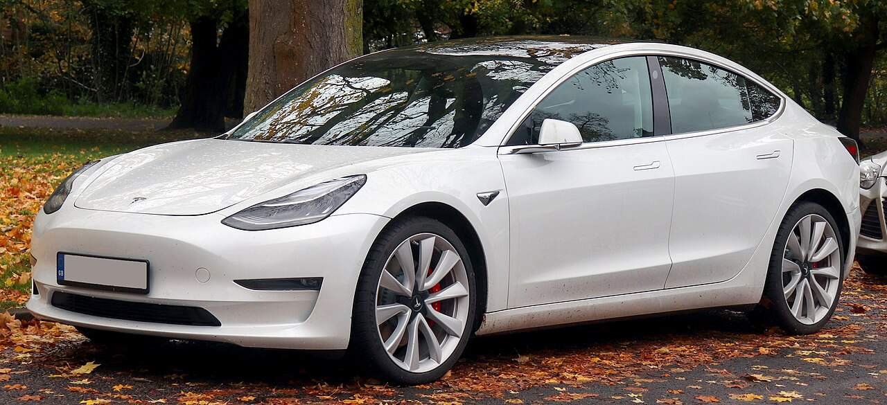 Swapping a 2021 HV Battery Into a 2019 Tesla Model 3 Standard Range | iHybrid | Lower Mainland