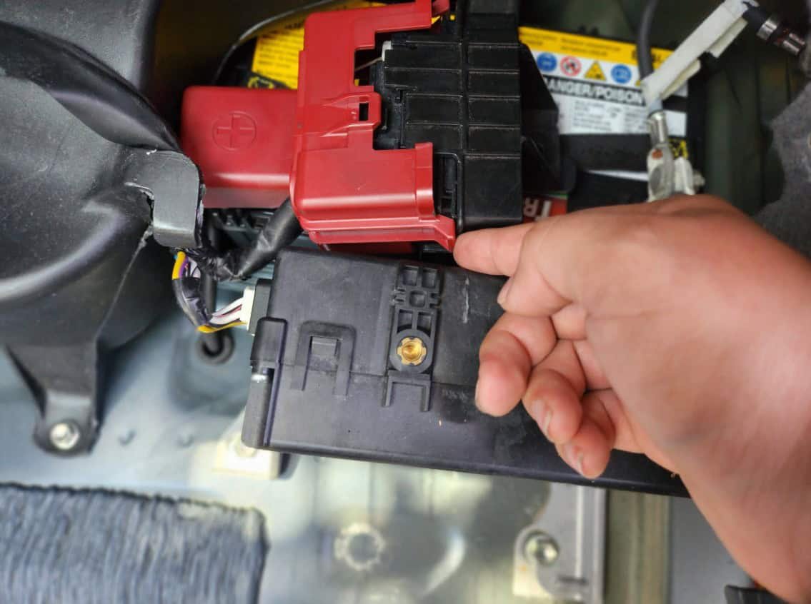 Dont Just Disconnect the 12V Battery | iHybrid | Lower Mainland
