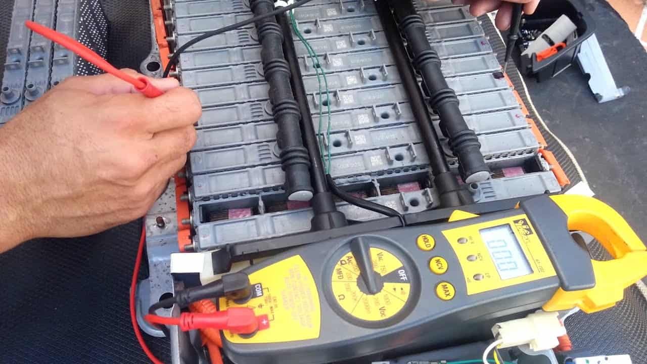 Measuring voltage | iHybrid | Lower Mainland